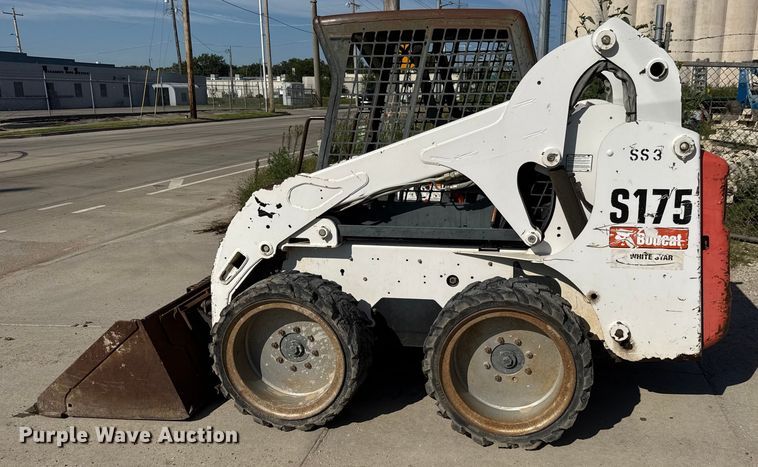 image for item EM8150 2009 Bobcat S175 skid steer loader