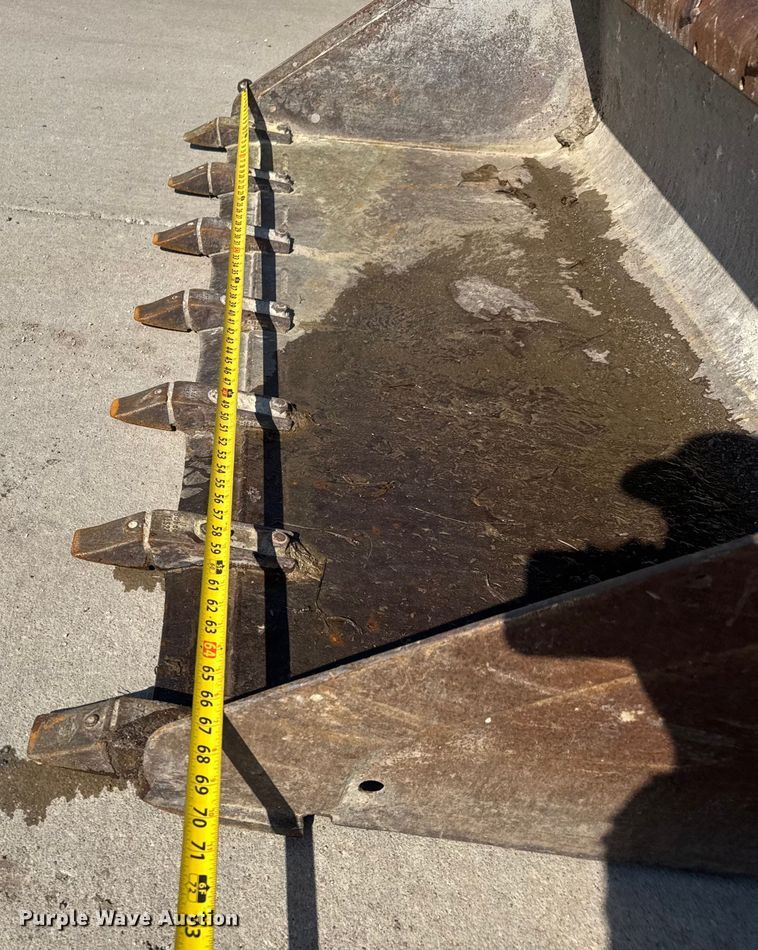 image for item EM8150 2009 Bobcat S175 skid steer loader