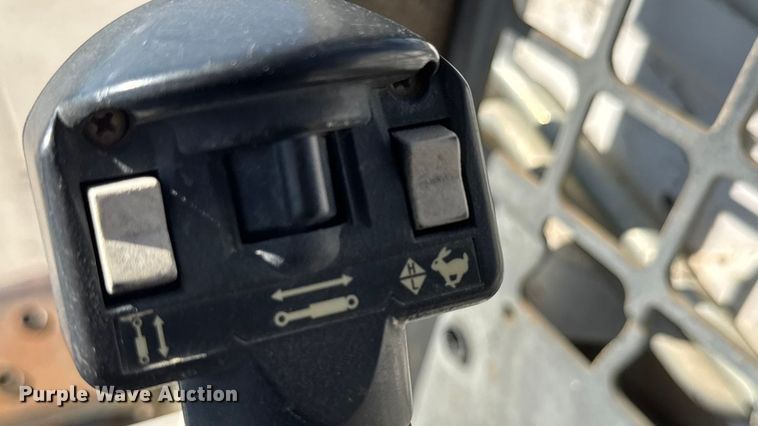 image for item EM8150 2009 Bobcat S175 skid steer loader