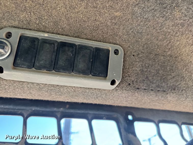 image for item EM8150 2009 Bobcat S175 skid steer loader