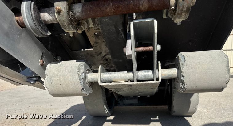 image for item EM8160 2015 Husqvarna Soff-Cut 2000E concrete saw