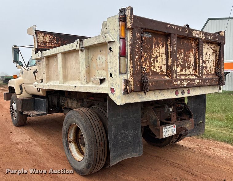 image for item EM8192 1999 Chevrolet C7500 dump truck