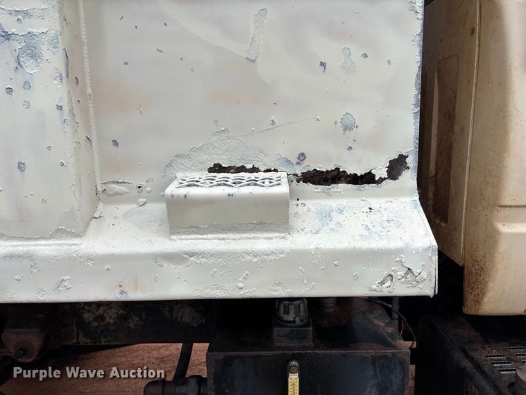 image for item EM8192 1999 Chevrolet C7500 dump truck