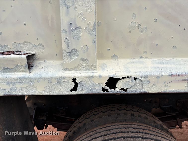 image for item EM8192 1999 Chevrolet C7500 dump truck