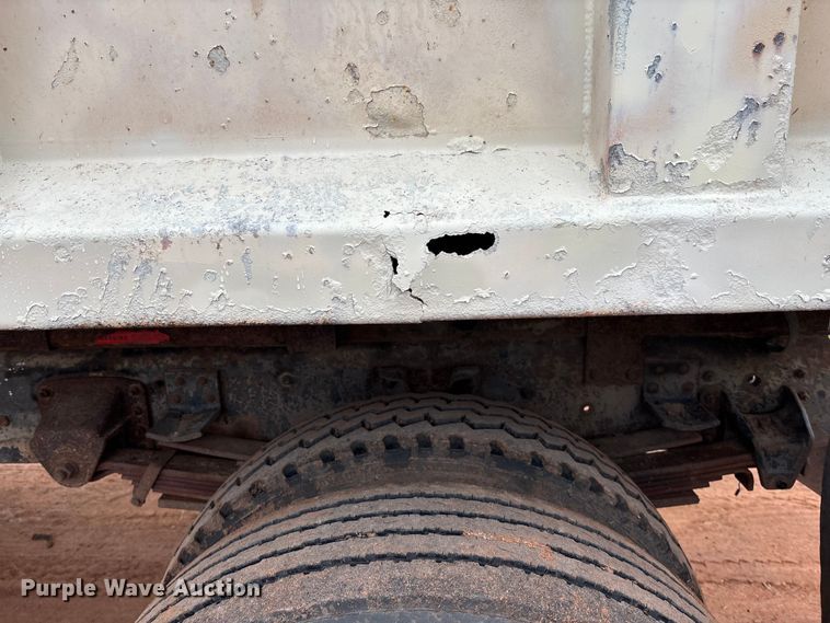 image for item EM8192 1999 Chevrolet C7500 dump truck