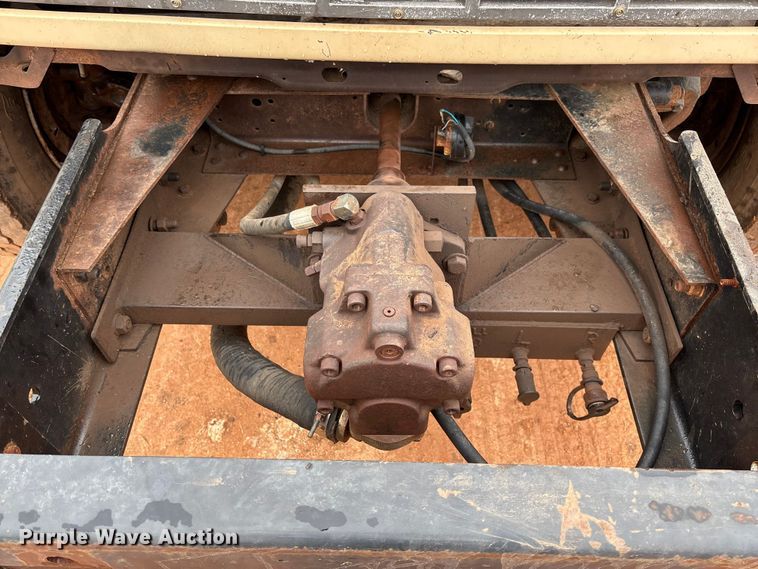 image for item EM8192 1999 Chevrolet C7500 dump truck