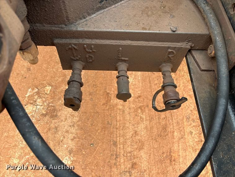 image for item EM8192 1999 Chevrolet C7500 dump truck