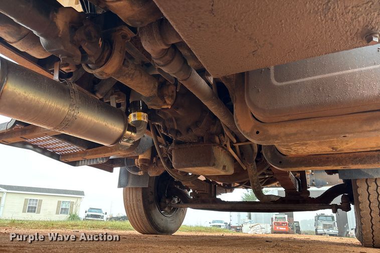 image for item EM8192 1999 Chevrolet C7500 dump truck