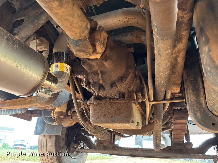 image for item EM8192 1999 Chevrolet C7500 dump truck