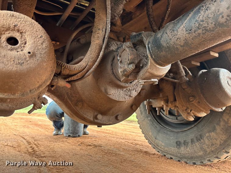 image for item EM8192 1999 Chevrolet C7500 dump truck