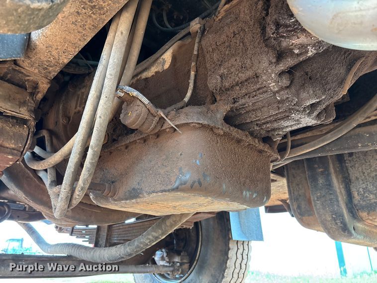 image for item EM8192 1999 Chevrolet C7500 dump truck