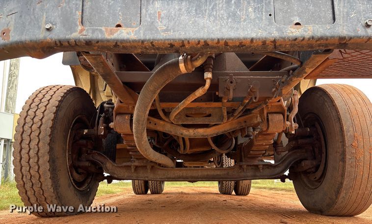 image for item EM8192 1999 Chevrolet C7500 dump truck