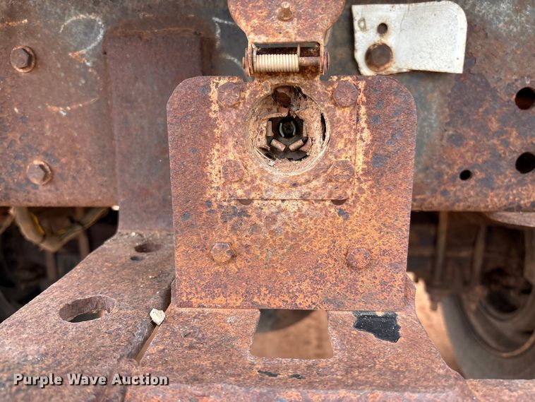 image for item EM8192 1999 Chevrolet C7500 dump truck