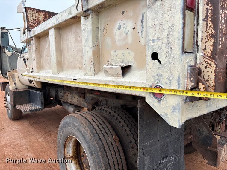 image for item EM8192 1999 Chevrolet C7500 dump truck