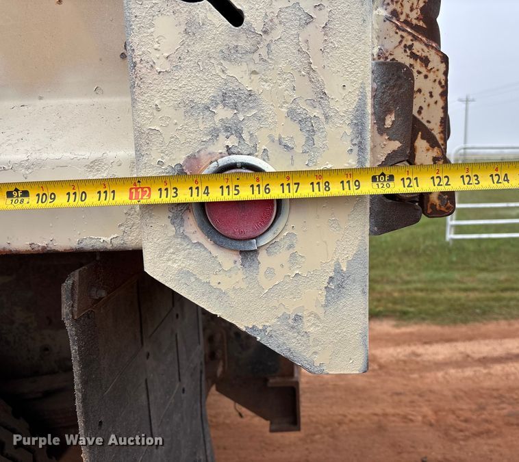 image for item EM8192 1999 Chevrolet C7500 dump truck