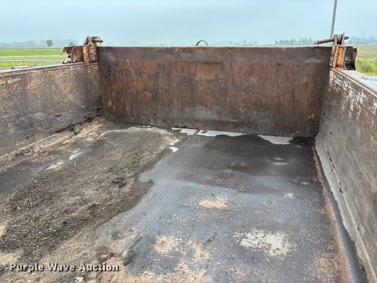 image for item EM8192 1999 Chevrolet C7500 dump truck