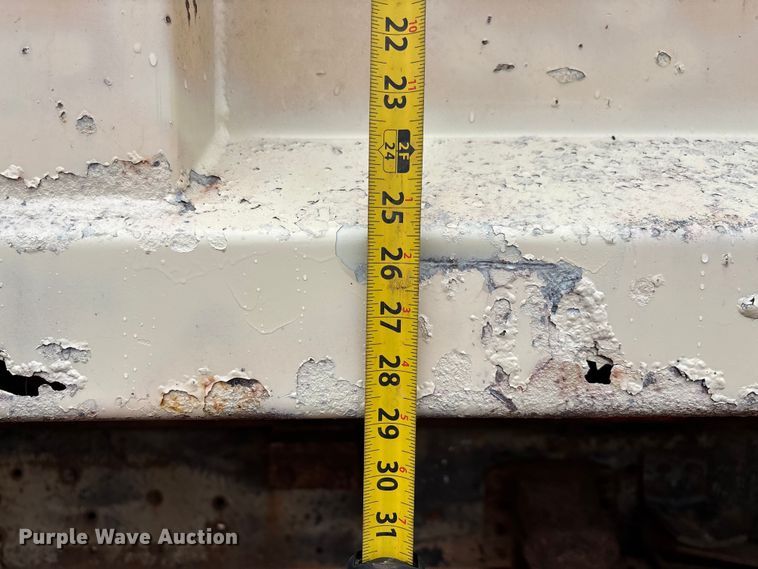 image for item EM8192 1999 Chevrolet C7500 dump truck