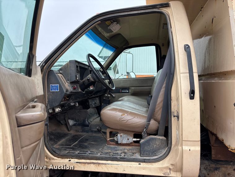 image for item EM8192 1999 Chevrolet C7500 dump truck