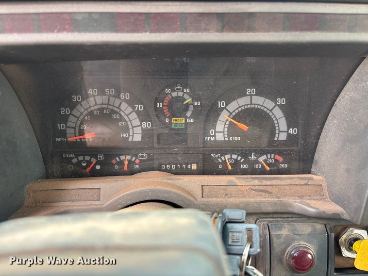 image for item EM8192 1999 Chevrolet C7500 dump truck