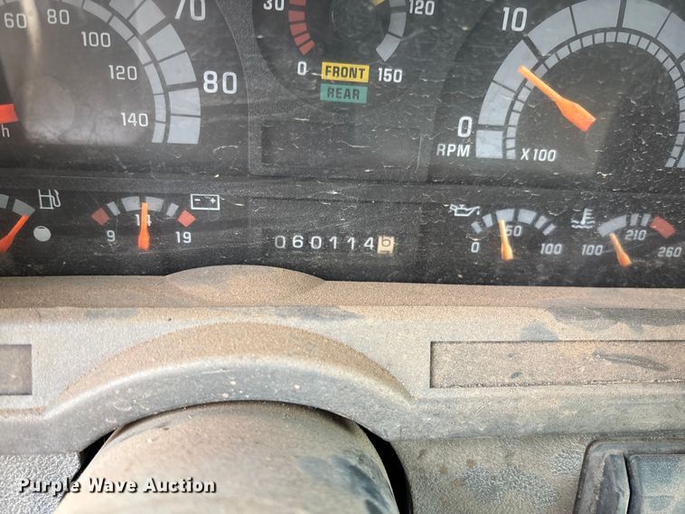 image for item EM8192 1999 Chevrolet C7500 dump truck