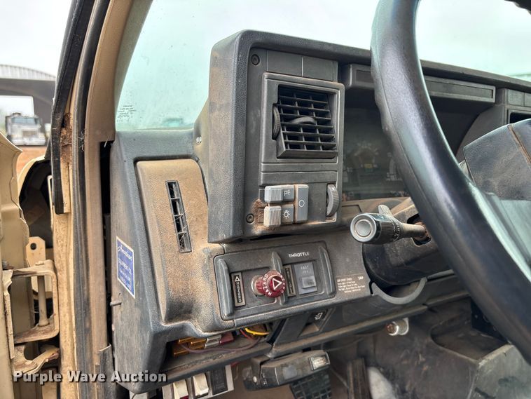 image for item EM8192 1999 Chevrolet C7500 dump truck