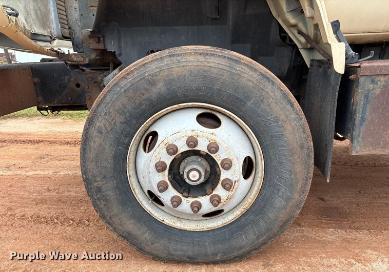 image for item EM8192 1999 Chevrolet C7500 dump truck