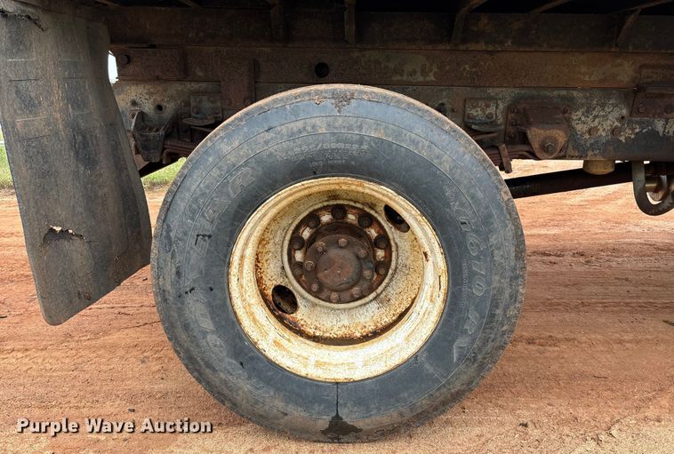 image for item EM8192 1999 Chevrolet C7500 dump truck