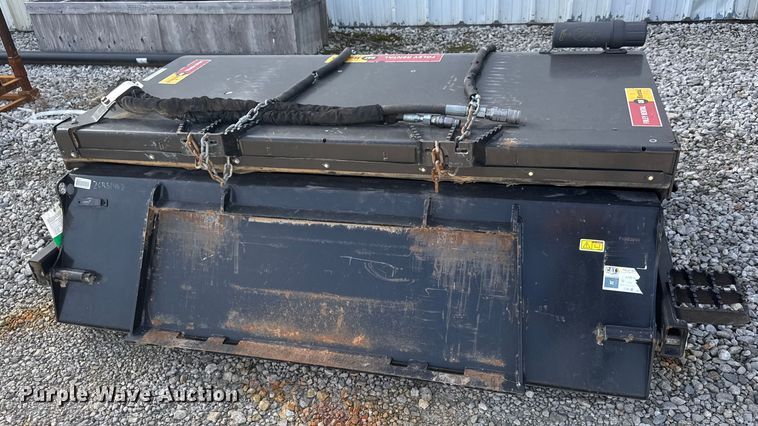 image for item EM8258 2022 Caterpillar BP118C skid steer sweeper