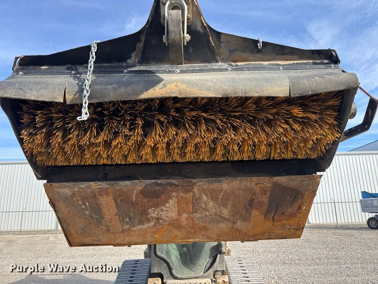 image for item EM8258 2022 Caterpillar BP118C skid steer sweeper