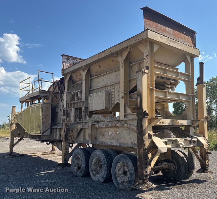 image for item EM8300 Crushing plant