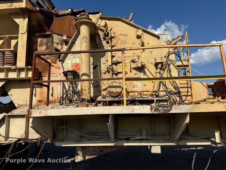 image for item EM8300 Crushing plant