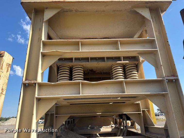 image for item EM8300 Crushing plant
