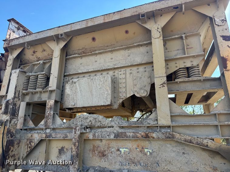 image for item EM8300 Crushing plant