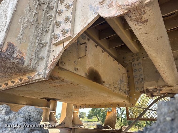 image for item EM8300 Crushing plant