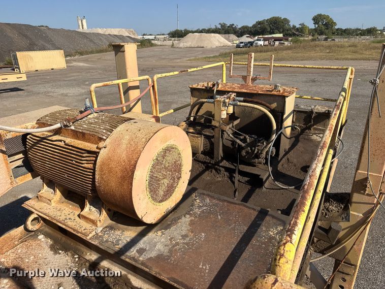 image for item EM8300 Crushing plant