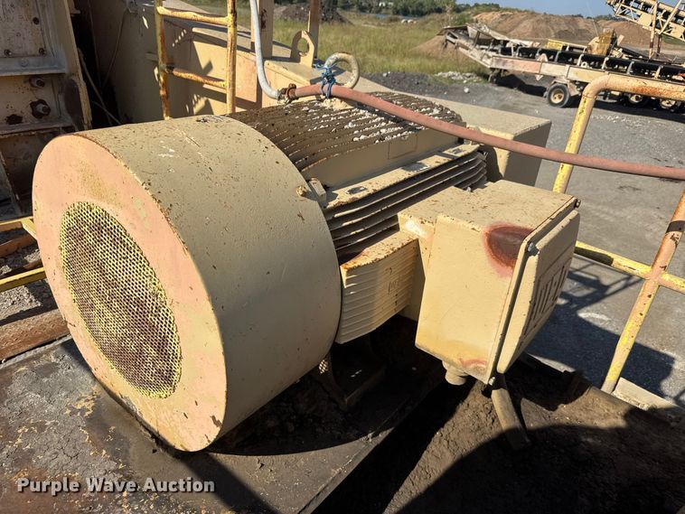 image for item EM8300 Crushing plant