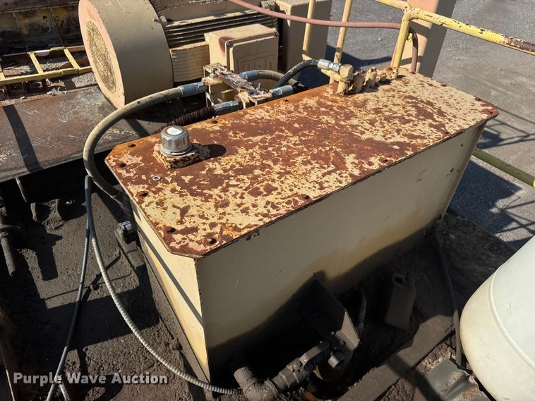 image for item EM8300 Crushing plant