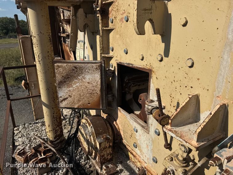 image for item EM8300 Crushing plant