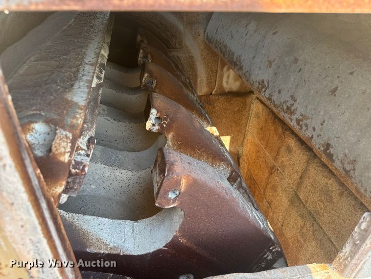 image for item EM8300 Crushing plant