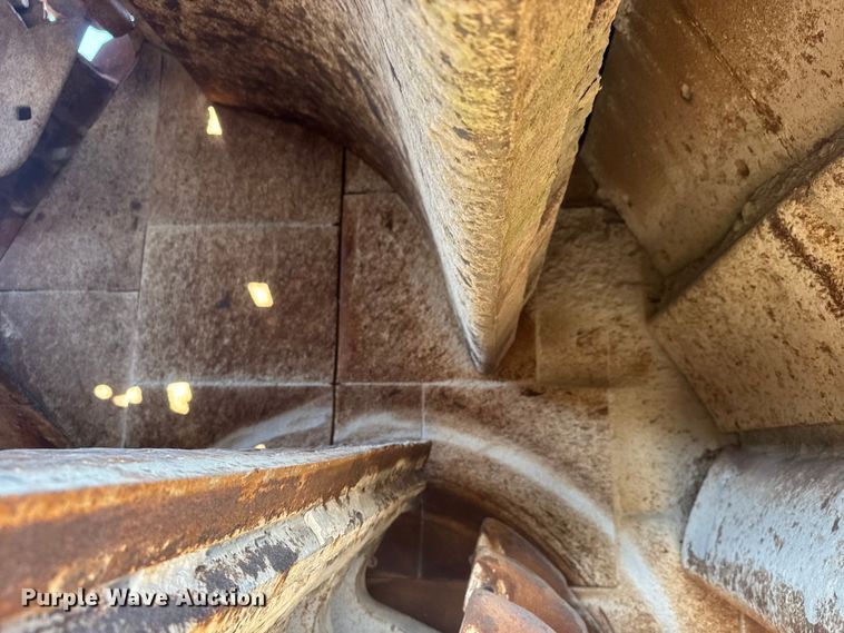 image for item EM8300 Crushing plant