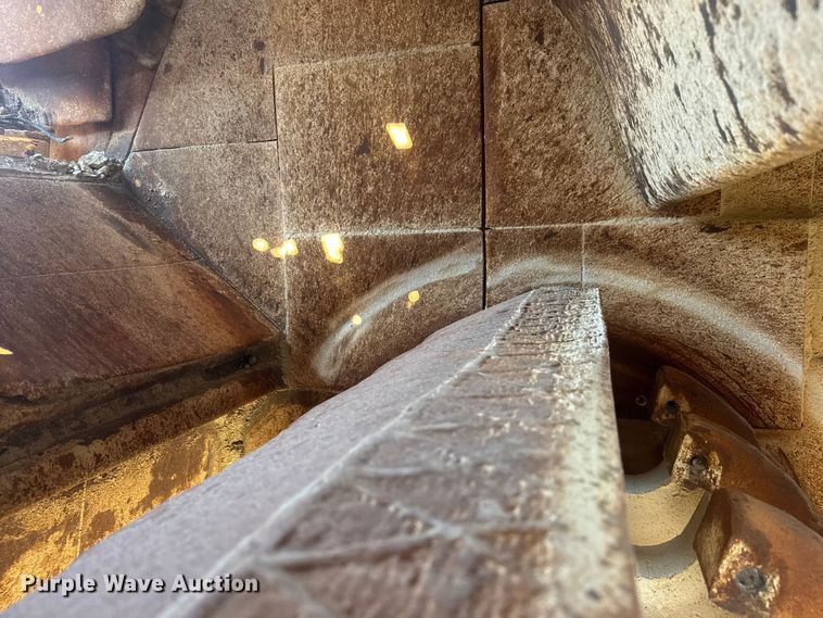 image for item EM8300 Crushing plant