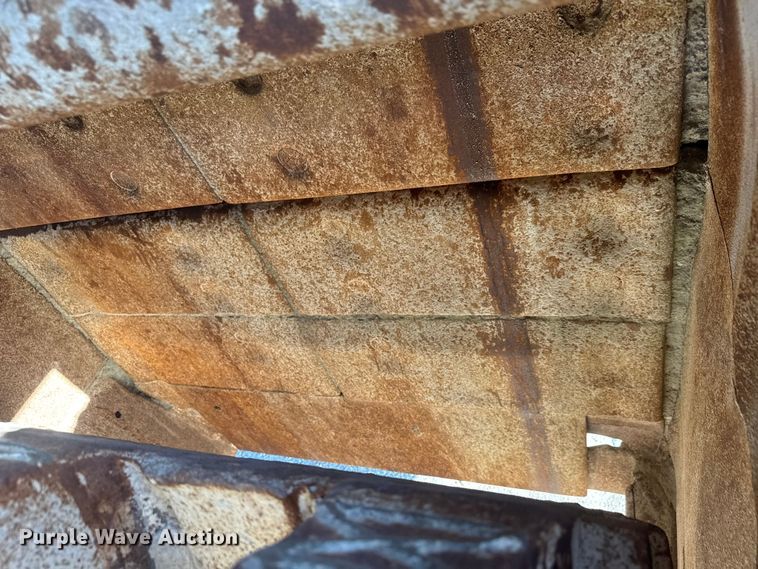 image for item EM8300 Crushing plant