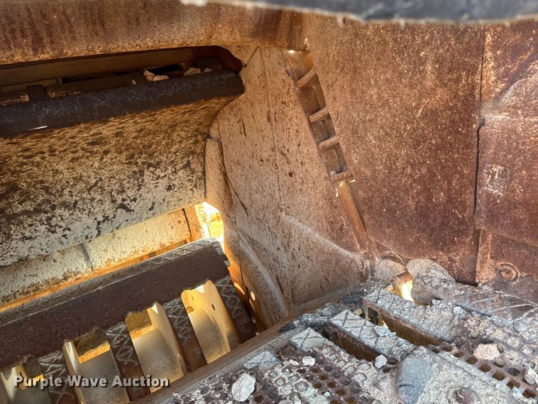 image for item EM8300 Crushing plant