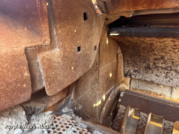 image for item EM8300 Crushing plant