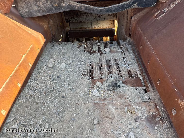 image for item EM8300 Crushing plant