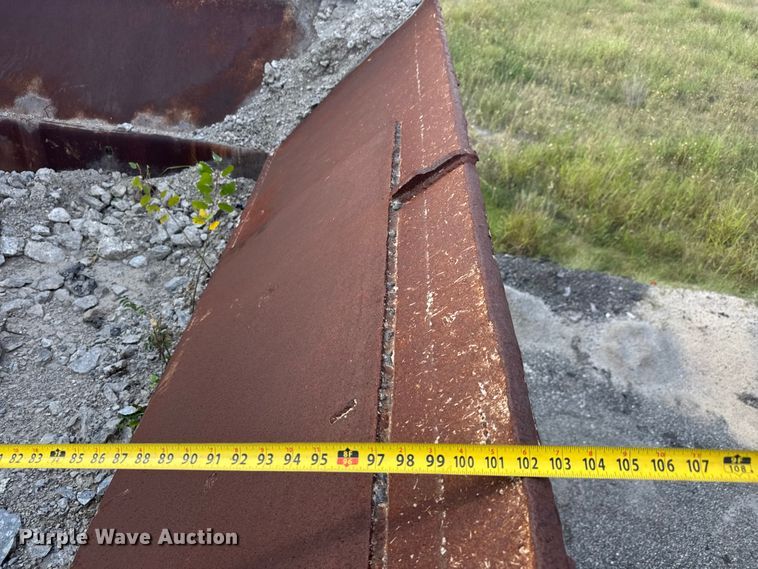 image for item EM8300 Crushing plant