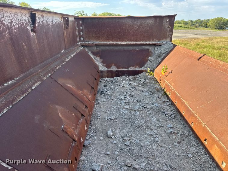 image for item EM8300 Crushing plant