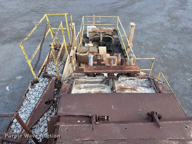 image for item EM8300 Crushing plant