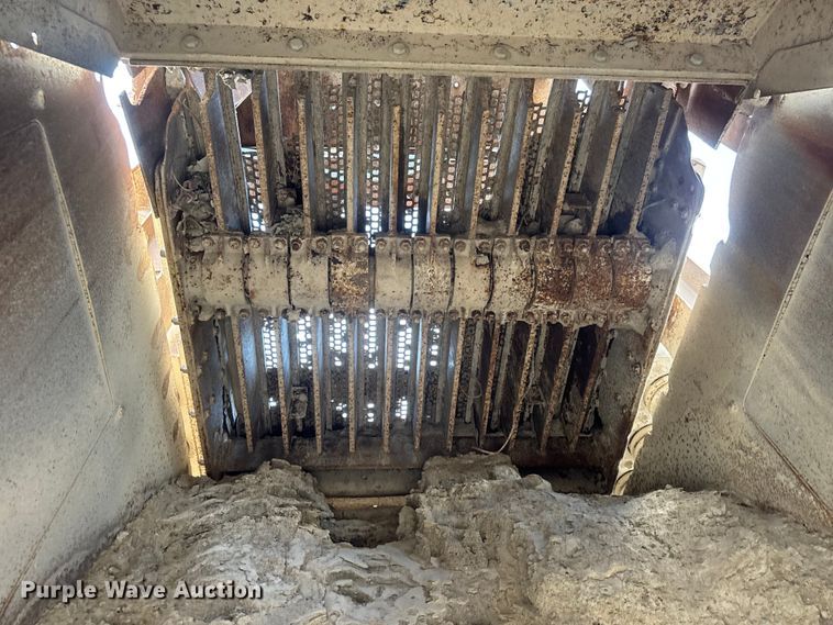 image for item EM8300 Crushing plant