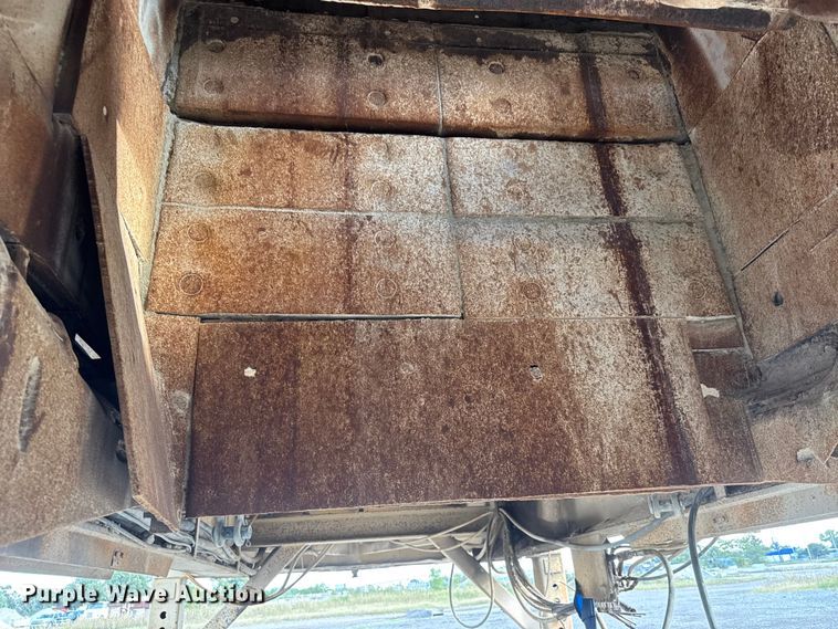 image for item EM8300 Crushing plant